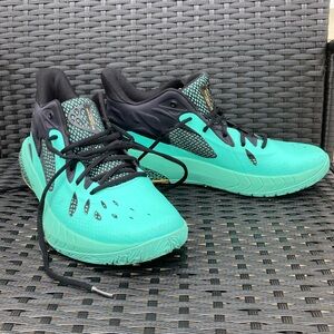 Under Armour Men’s Havoc Basketball Sneakers